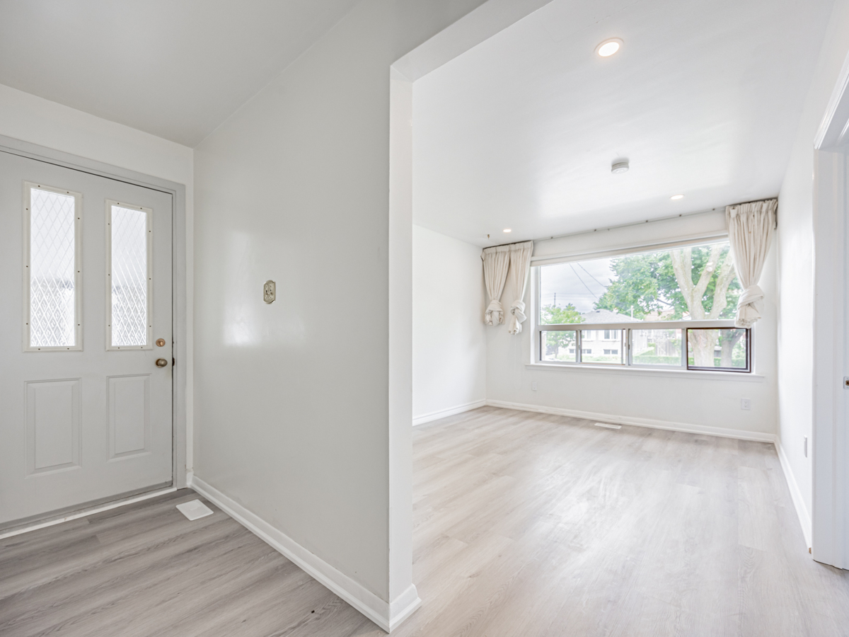 18 Gilroy Drive